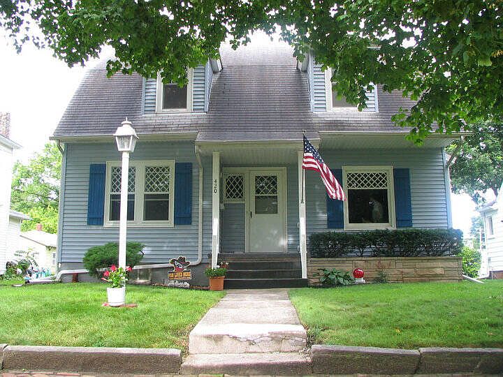 1st image of 420 N 3rd St
