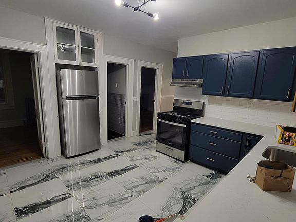 2nd image of 549 20th St Floor 1