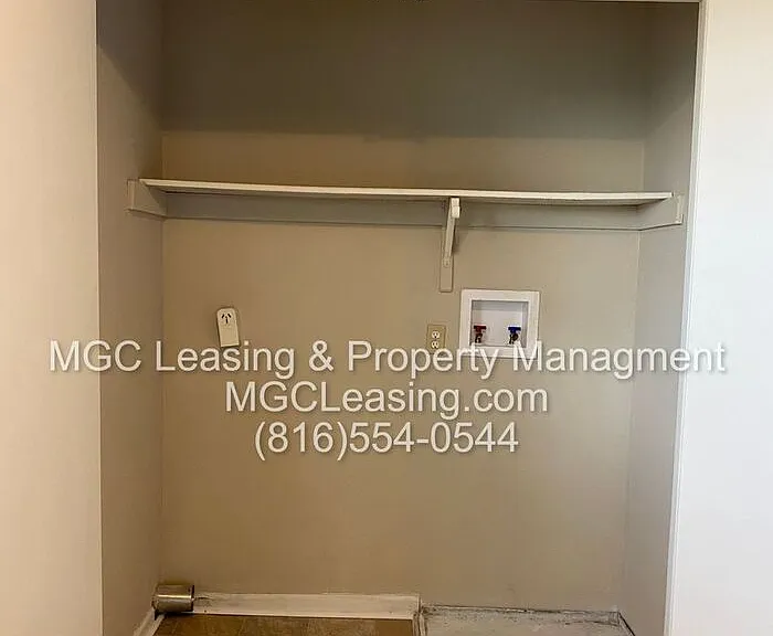 515 Sky Vue Dr #D — Photo 10