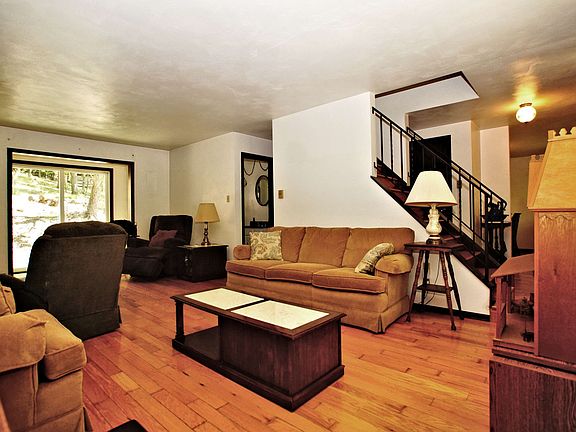 5th image of 226 Echo Valley Rd