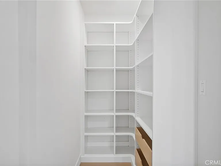 6221 Mammoth Ave — Photo 16