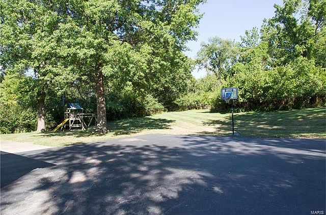 2nd image of 40 Williamsburg Rd
