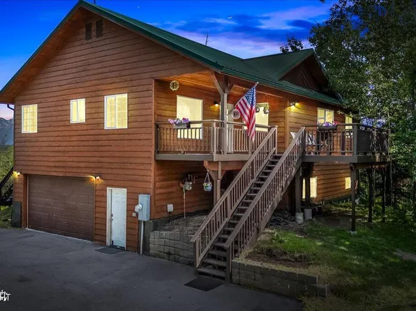 1021 N Acorn St, Palmer, AK 99645