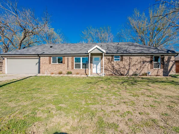 6703 Stonewall St, Greenville, TX 75402
