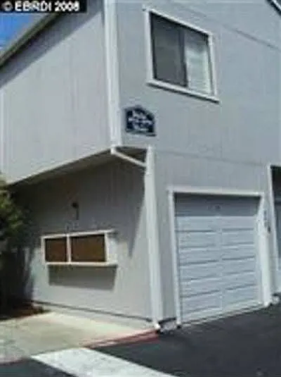 1058 Maywood Ln photo 1