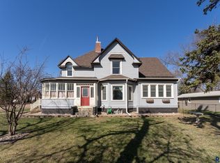 104 W Rummel Ave, Lennox, SD 57039