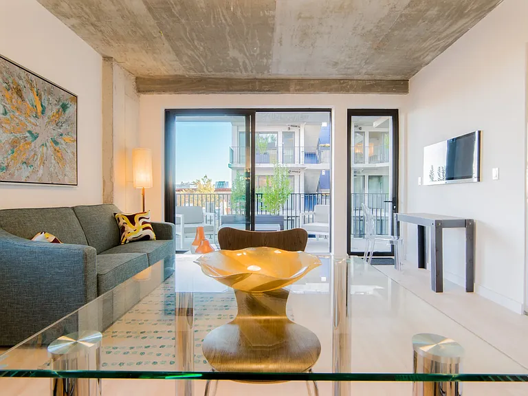293 Hawthorne St #4D — Photo 1