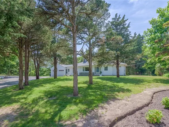 5 Westview Dr, Westerly, RI 02891