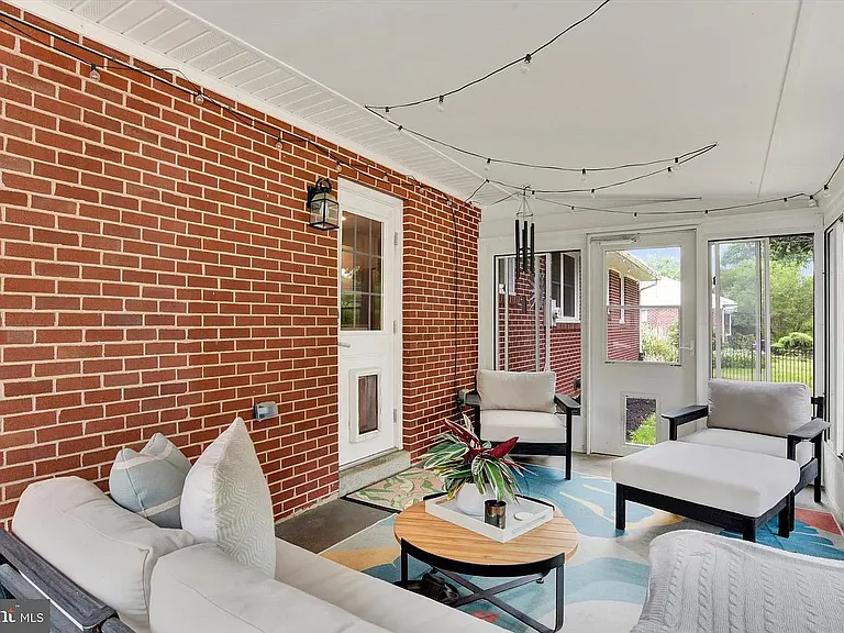 225 E Glenn Rd — Photo 19