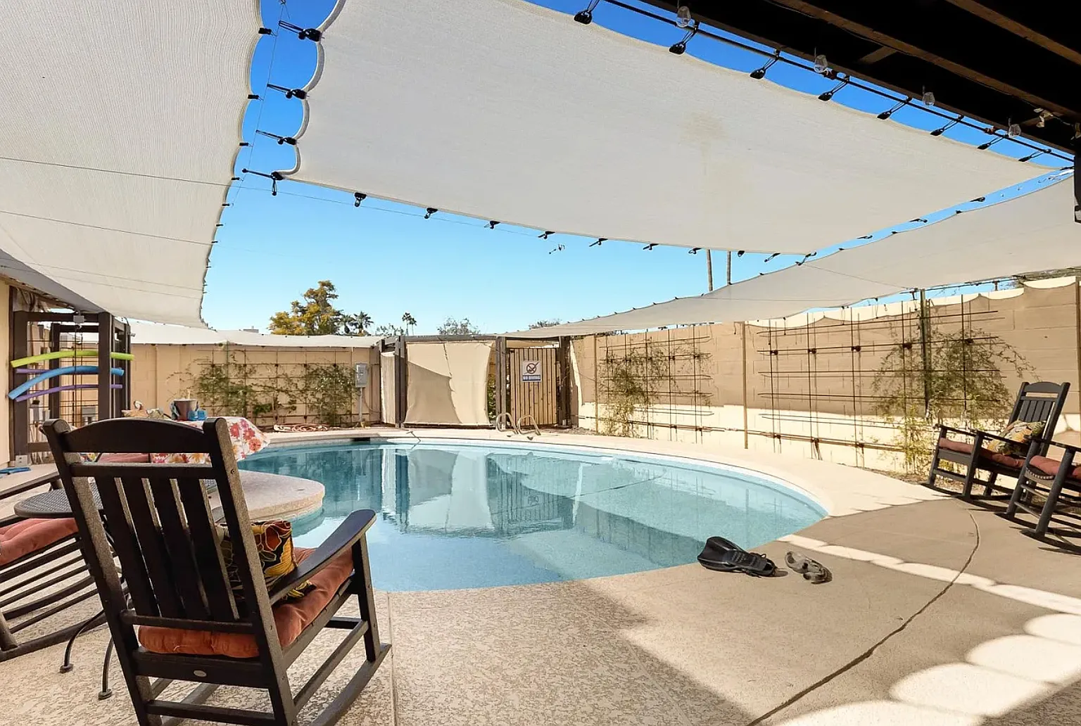 5 bed, 2075 sqft, $4,195 — Photo 1