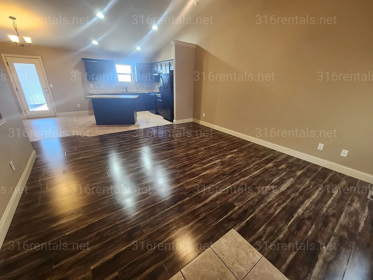 Building Photo - 5645 N Lycee Ct