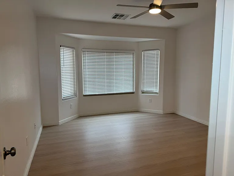 1682 E Fontana Dr — Photo 13