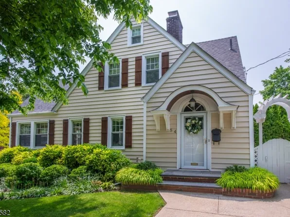 54 Southern Slope Dr, Millburn Twp., NJ 07041