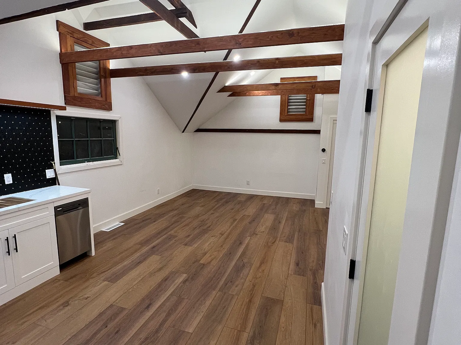 Studio, 446 sqft, $2,500 — Photo 4