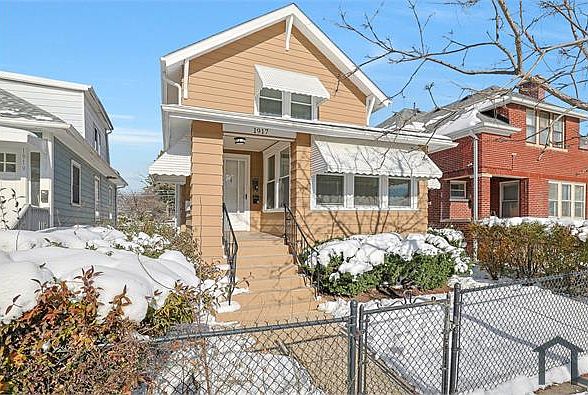 1st image of 1917 Emerson St Unit 1