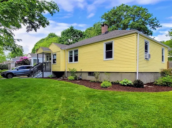 9 Rosewood Dr, Worcester, MA 01602