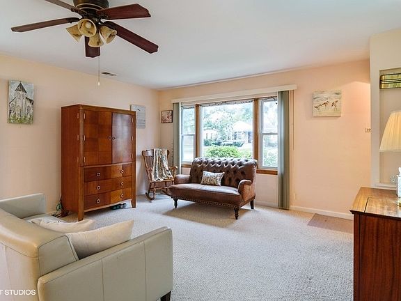 2nd image of 1120 Kemman Ave