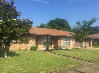 560 Mockingbird Dr, Long Beach, MS 39560