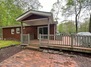 302 Viho Ct, Pocono Lake, PA 18347