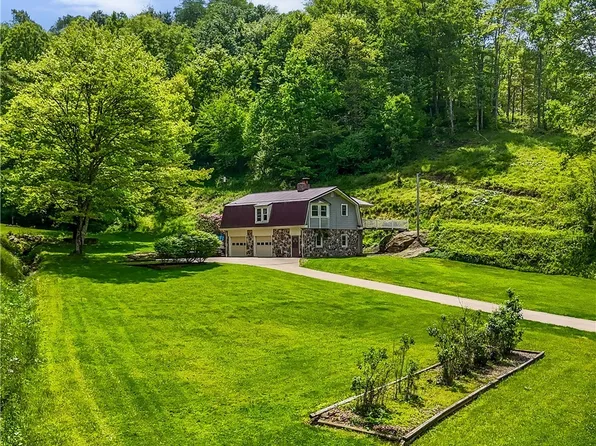 2250 Indian Camp Run Rd, New Concord, OH 43762