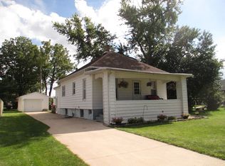 832 26th St, La Salle, IL 61301