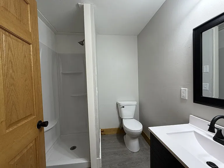 317 Earl St — Photo 16