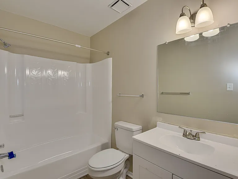 Hunters Run Apartments — Photo 24