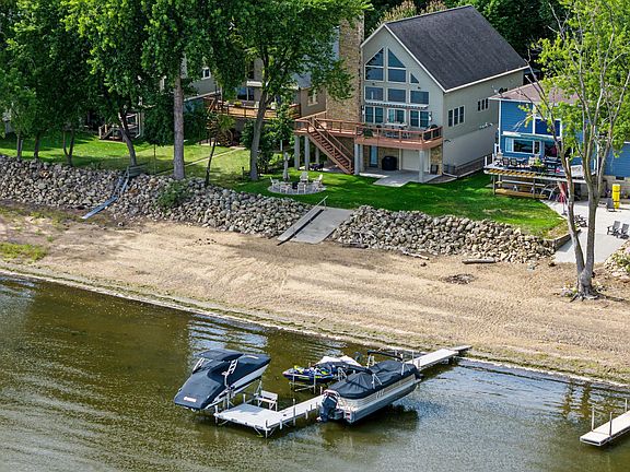 3rd image of 600 Central Point Rd