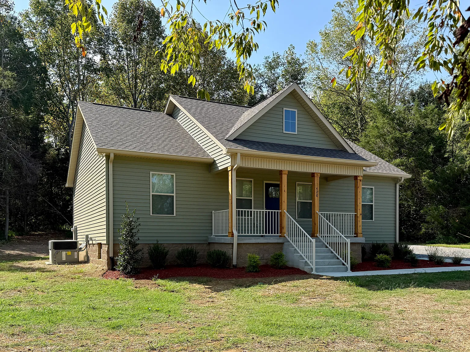3 bed, 1260 sqft, $1,750 — Photo 2