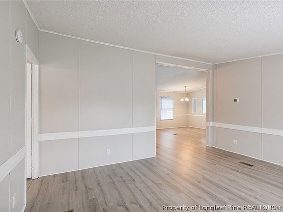 5th image of 109 Londontown Dr