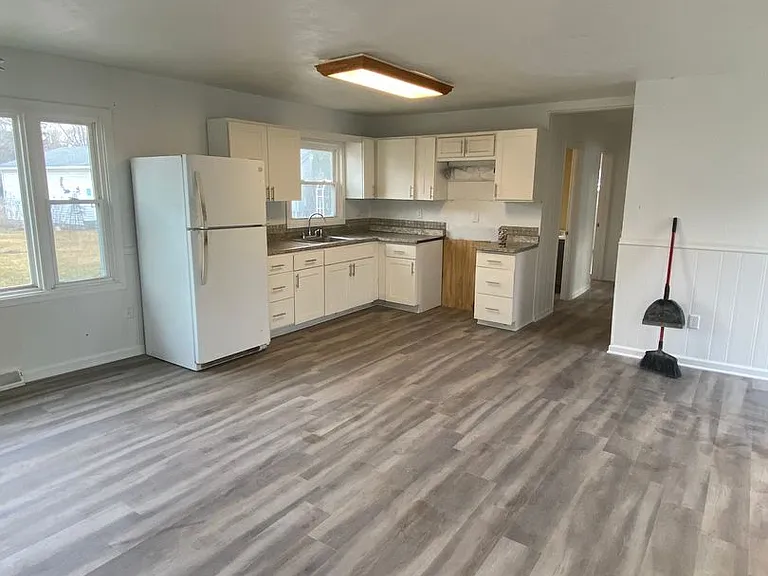 1245 Butler St — Photo 6