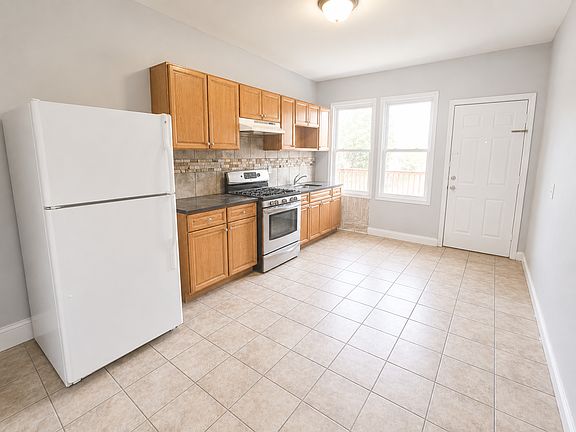 5th image of 354 11th Ave #6A