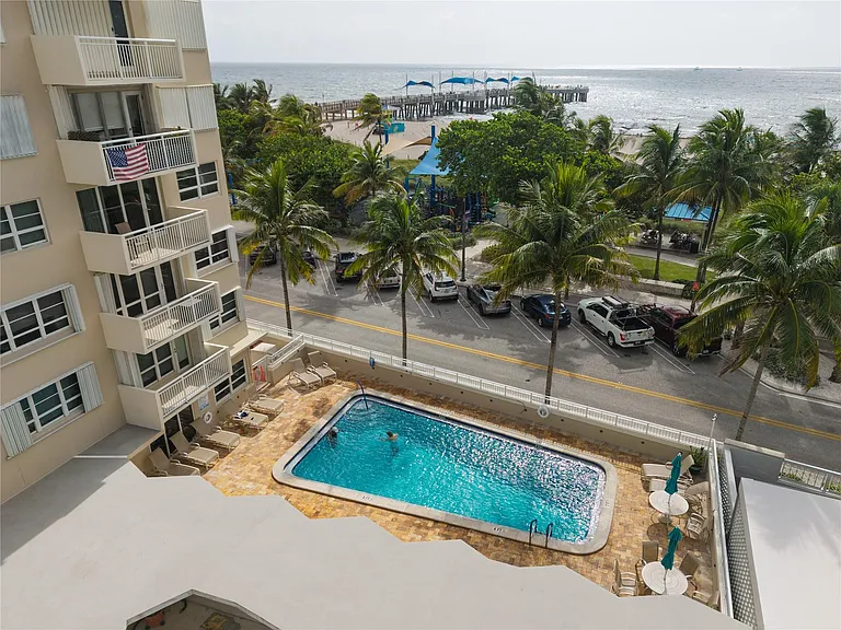 133 N Pompano Beach Blvd #501 — Photo 42