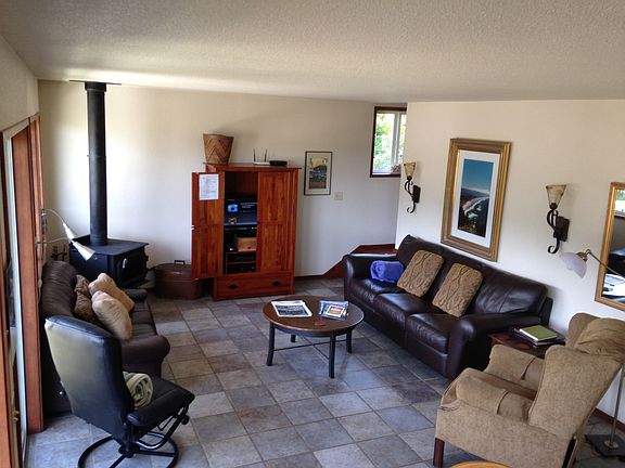 Living Room w/ Mnt Views