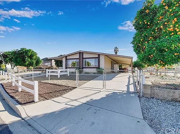 4th image of 43591 Deanne Ct