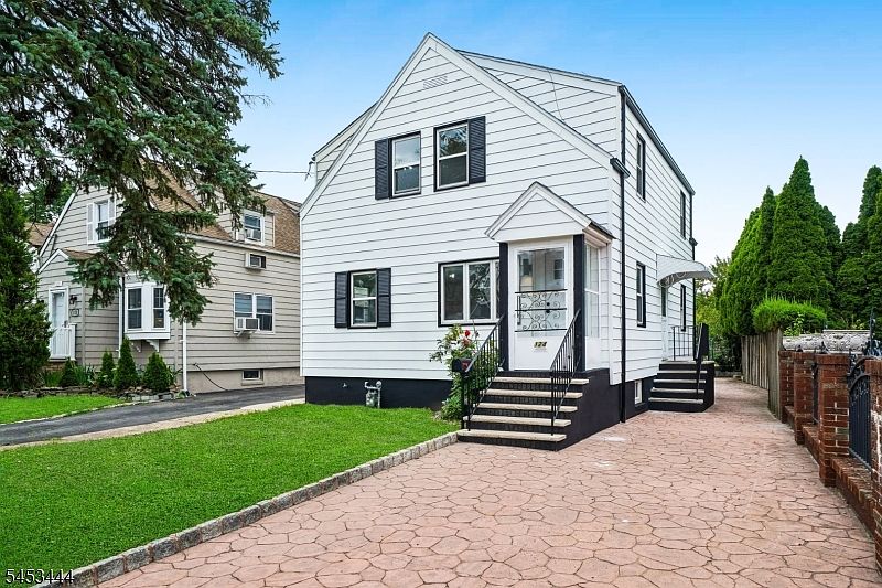 1st image of 124 Woodruff Pl