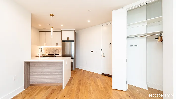 Rented by Nooklyn NYC LLC | media 22