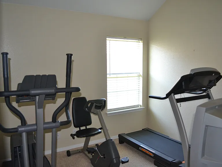 2001 Merlin Dr — Photo 12