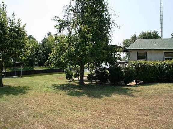 4th image of 102 Hilltop Cir