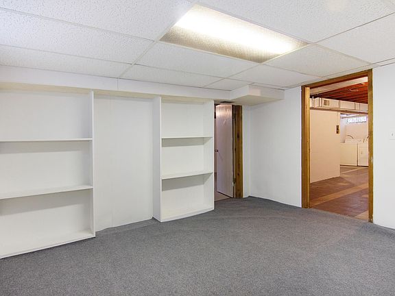 4th image of 2709 Applelane Ave
