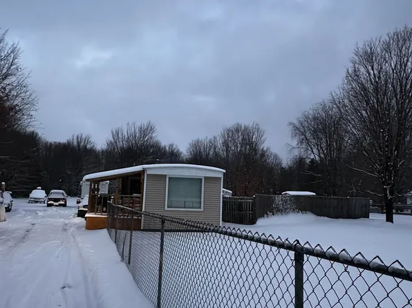 4428 Norton Rd, Grawn, MI 49637