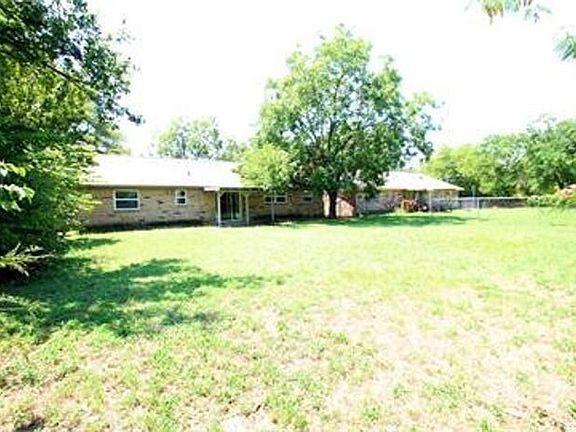 2nd image of 3213 Oriole Ln