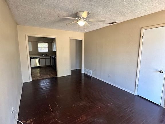 3rd image of 1351 Westview Dr
