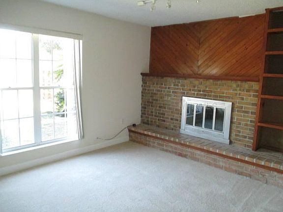 4th image of 11247 Carriage Ct