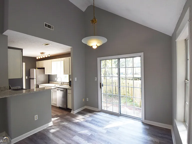 700 S Fairfield Dr — Photo 8