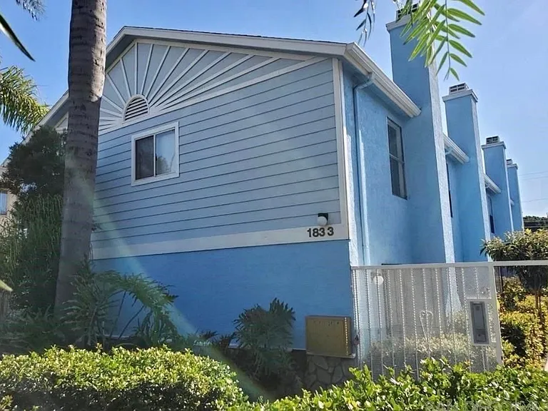 1833 Hornblend St #3 — Photo 1