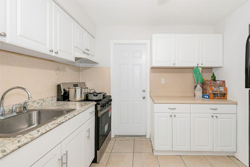 404 NE 4th Street, photo 6