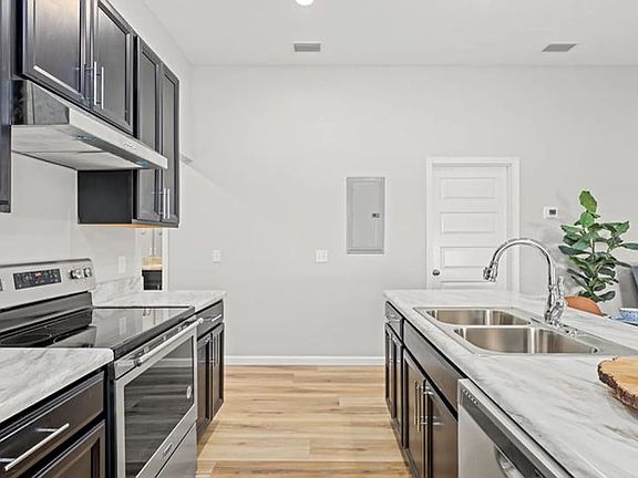 4th image of 3835 Avon Rd #B1