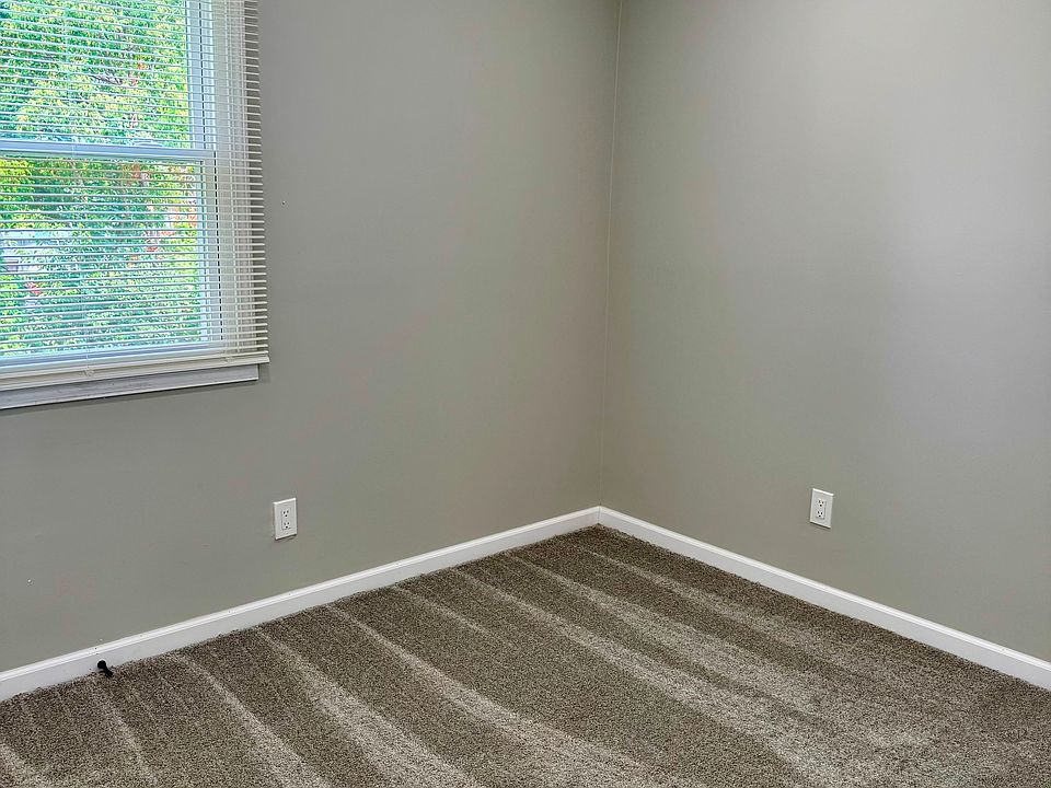 5169 Glenis St, photo 7