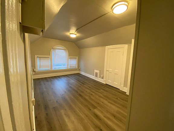 5th image of 815 N 5th St APT 301
